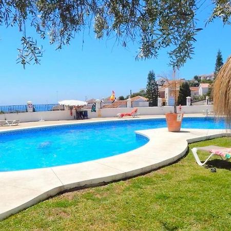 Beautiful 3 Bedroom Townhouse In Urb. Tropicana, Nerja Exteriör bild