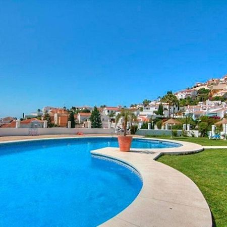 Beautiful 3 Bedroom Townhouse In Urb. Tropicana, Nerja Exteriör bild