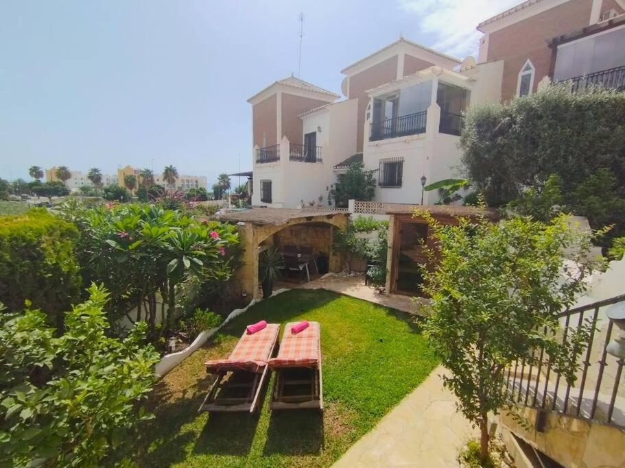 Beautiful 3 Bedroom Townhouse In Urb. Tropicana, Nerja Exteriör bild